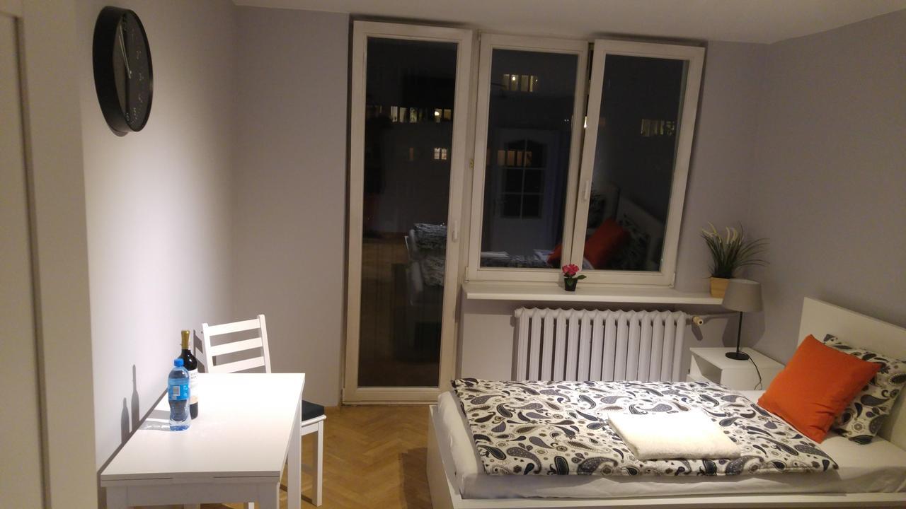 Rent0Nline Niepodleglosci Rooms Metro Varsovie Extérieur photo