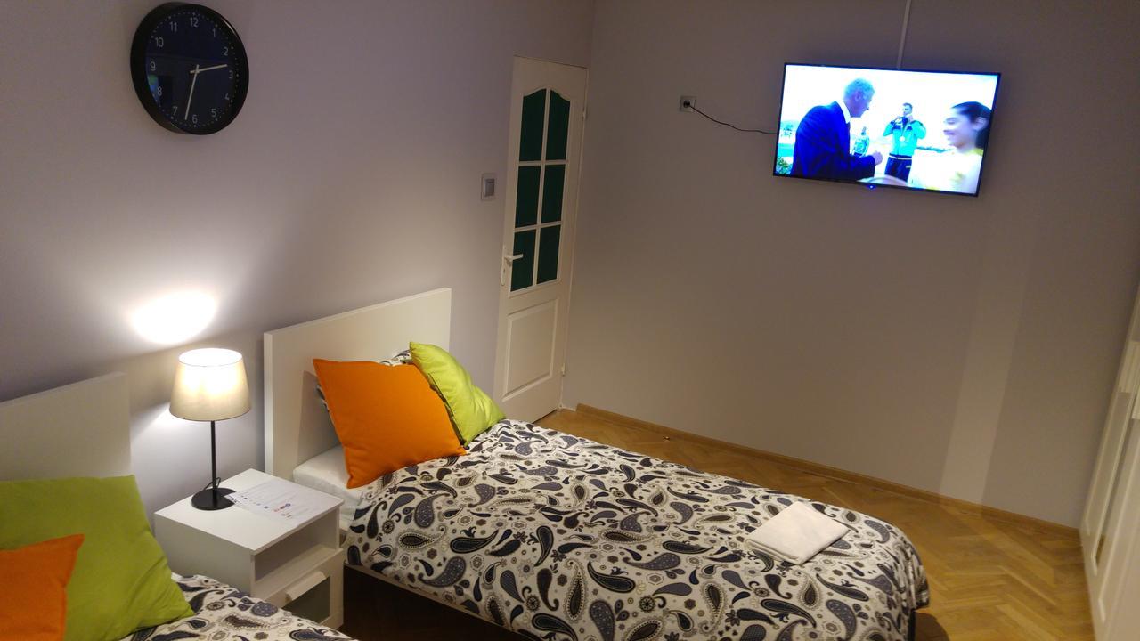 Rent0Nline Niepodleglosci Rooms Metro Varsovie Extérieur photo
